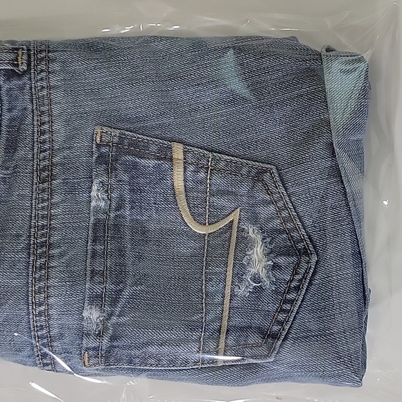 American Eagle Distressed Cuffed Jean Shorts - Picture 5 of 5